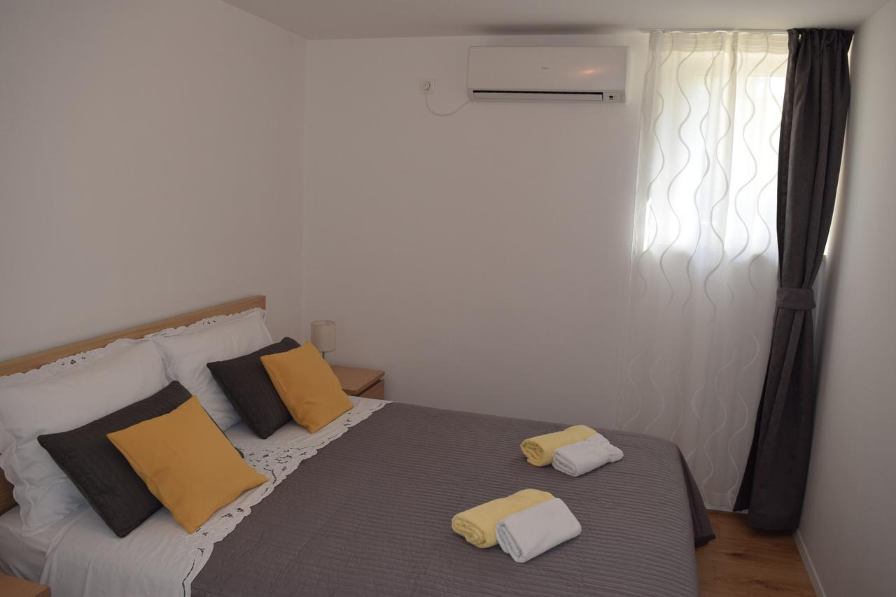 Apartments Eta Đảo Đảo Cres Ngoại thất bức ảnh